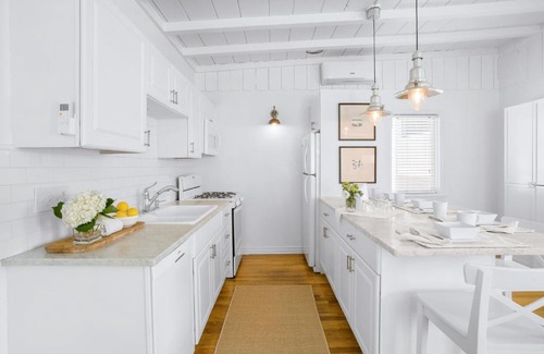 West Newport Casa | Newport Beach Cottage B
