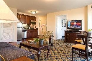 Newport Hotel | Newport Beach Hotel & Suites