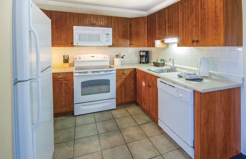 Yachting Village Complejo | Newport Harbor front Luxury Resort, Two Bedroom with indoor/outdoor pools
