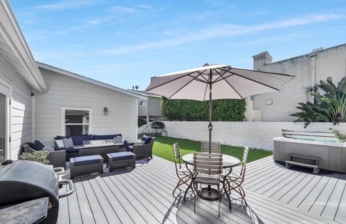 Santa Ana Heights Casa | Newport Heights Family Home. 4Bdrm/3- Full bath.Walking Distance to ALL