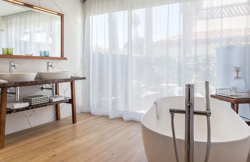 Saint-Cyprien Plage Cabina | Newport Pavilion by Lagoon Island