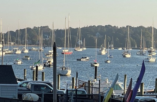 Newport Complejo | Newport waterfront resort, amenities+, walk to shopping, sailing, restaurants!