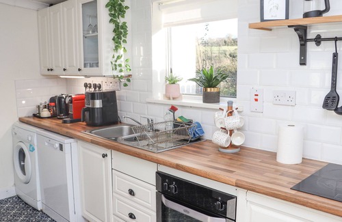 Duncannon Cabaña | NEWTOWN LODGE, pet friendly in Duncannon, County Wexford