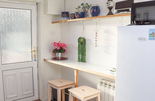 Duncannon Cabaña | NEWTOWN LODGE, pet friendly in Duncannon, County Wexford