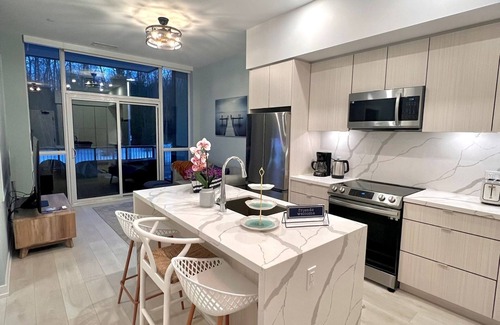 Innisfil Condominio | Experience luxury living at Friday Harbour High Point