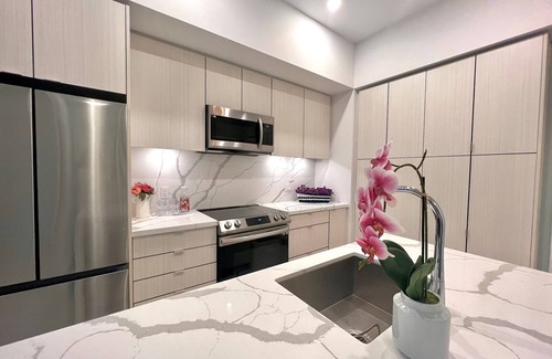 Innisfil Condominio | Experience luxury living at Friday Harbour High Point