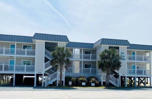 Holden Beach Condominio | Gran condominio frente al mar cerca de todo!