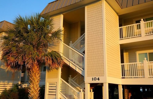 Holden Beach Condominio | Gran condominio frente al mar cerca de todo!