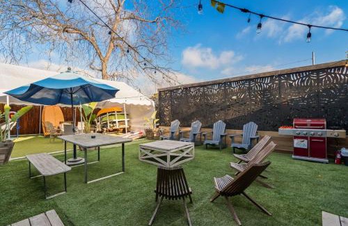 Logan Heights Casa | Next to Downtown Huge yard with Parking
