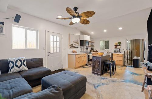 Logan Heights Casa | Next to Downtown Huge yard with Parking