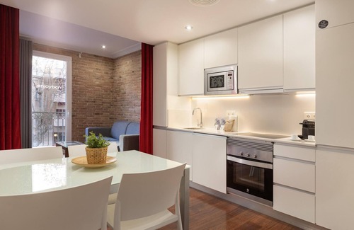La Sagrada Familia Apartamento | Junto a la Sagrada Família con terraza y pisicina compartida y vistas privilegiadas