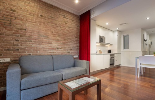 La Sagrada Familia Apartamento | Junto a la Sagrada Família con terraza y pisicina compartida y vistas privilegiadas