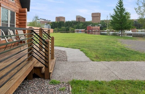 Houghton Cabina | Next to the snowmobile & recreation trails, on portage lake