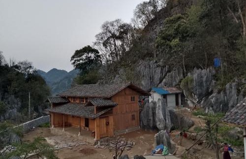 Dong Van Casa | Nhà Gỗ Cổ homestay Lao xa