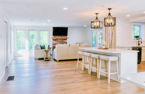 Meredith Casa | NH Lake Region 5BR—Family & Group Retreat