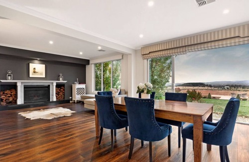 Lancefield Otro | Hamptons inspired Farmhouse getaway close to town.