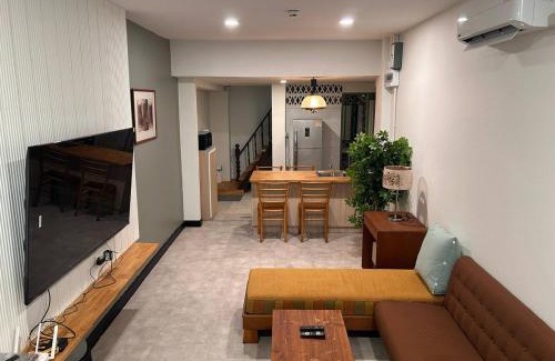 Pom Prap Sattru Phai Apartamento | Ni Haus, cozy place for 4 people