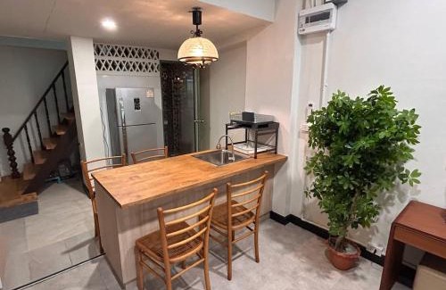 Pom Prap Sattru Phai Apartamento | Ni Haus, cozy place for 4 people