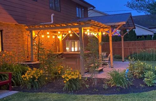 Fort Erie Cabaña | Niagara Riverview&Private pool &Hot Tub (6-8)
