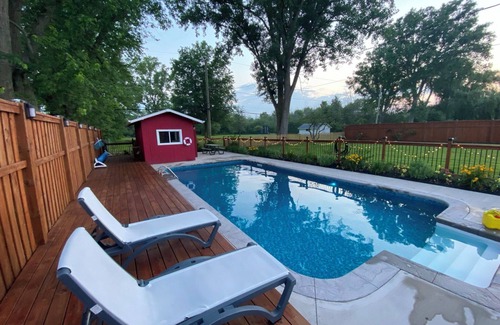 Fort Erie Cabaña | Niagara Riverview&Private pool &Hot Tub (6-8)