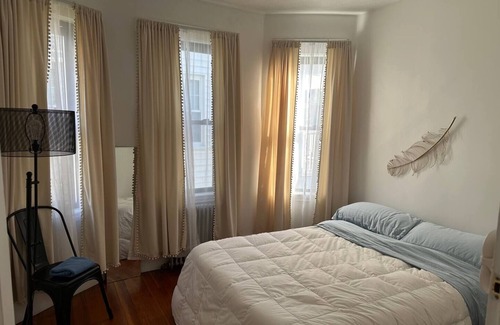 Metropolitan Hill - Beech Street Condominio | Nice 1-bedroom condo in Boston