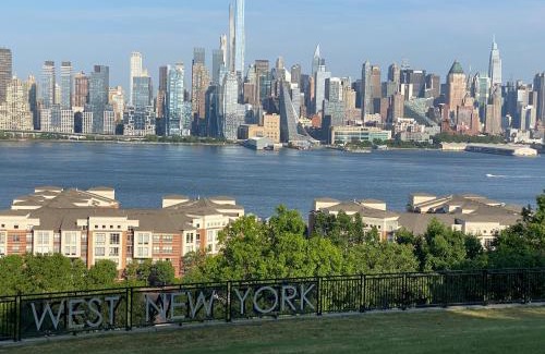 North Bergen Apartamento | Nice 2 bedrooms, Massage Seat, close to New York, THE BEST CHOICE!