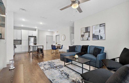 Arlington Apartamento | Nice 2 BR Apt/King Bed/Pool/Gym/Clse 2 Beach/Mayo