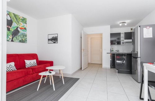 Gambetta Apartamento | Bonito apartamento de 2 habitaciones con aire con, terraza, parking gratuito.