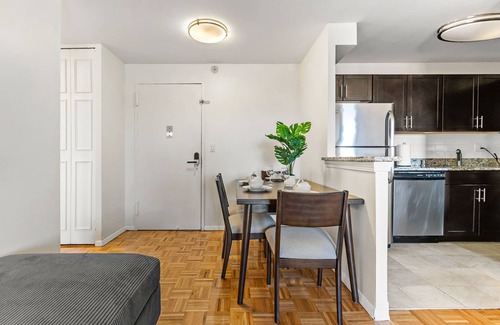 North Brookline Apartamento | Nice 2bd/1.5ba near BU 6783