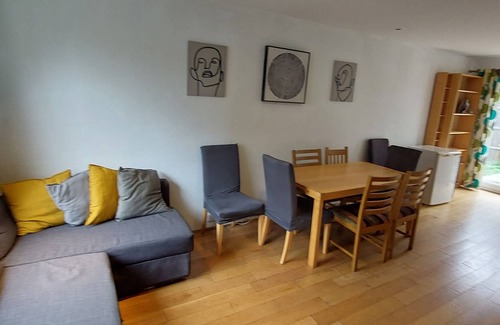 Abbey Casa | Nice 3 Bedroom\ 2 Bathroom House - Wimbledon - 22 mins to Central London