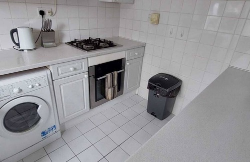 Abbey Casa | Nice 3 Bedroom\ 2 Bathroom House - Wimbledon - 22 mins to Central London