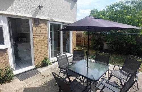 Abbey Casa | Nice 3 Bedroom\ 2 Bathroom House - Wimbledon - 22 mins to Central London