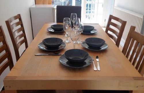 Abbey Casa | Nice 3 Bedroom House Wimbledon