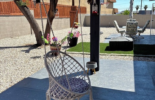 Downtown Las Vegas Casa | Nice 3 bedroom's house owner occ and 2 bathroom with fast WI-Fi, Full Kitchen