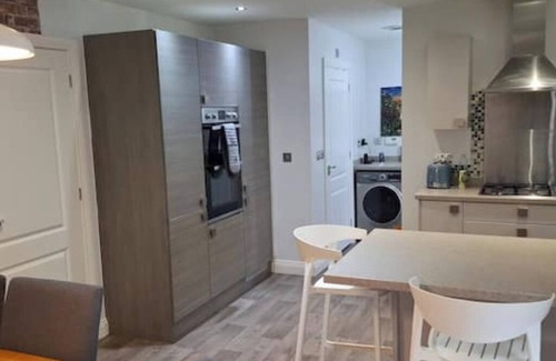 Bolton Casa | Nice 4 bedroom + Free Parking