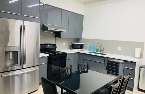 Lakeshore Casa | Nice 5-bedroom house with WiFi in Daly City
