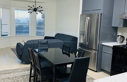Lakeshore Casa | Nice 5-bedroom house with WiFi in Daly City
