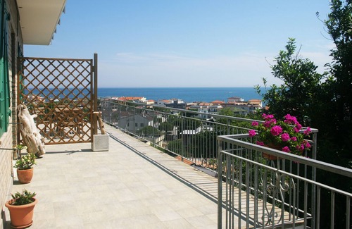 Marcelli Apartamento | Nice 6 two-roomed studio apartments with sea view / front