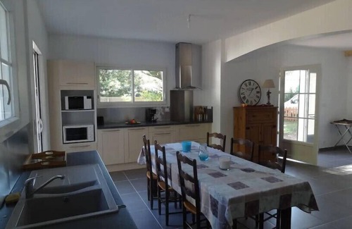 Les Conches Casa | Nice 90m² near the surf beach of Bud