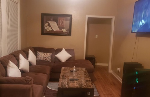 Highland Historic District Apartamento | *Nice Affordable Stay In Highland Area Like Home *