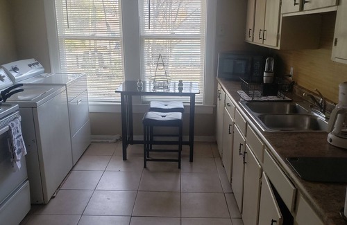 Highland Historic District Apartamento | *Nice Affordable Stay In Highland Area Like Home *