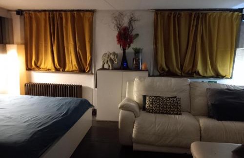 Statiekwartier Apartamento | nice and cosy place with jacuzzi and sauna to relax in the centre of antwerp