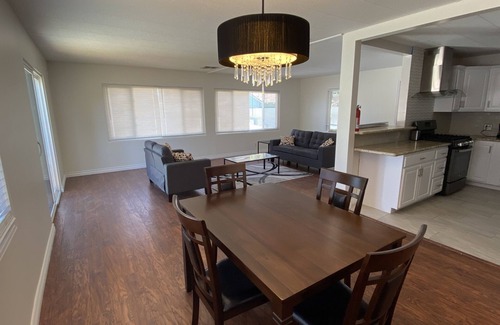 Woodland Hills Casa | Nice and cozy 2 bedrooms guest house with parking in premises