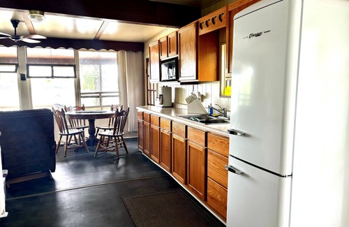 Bottineau Cabina | Nice and cozy 3-bedroom cabin on Lake Metigoshe - weekly discount