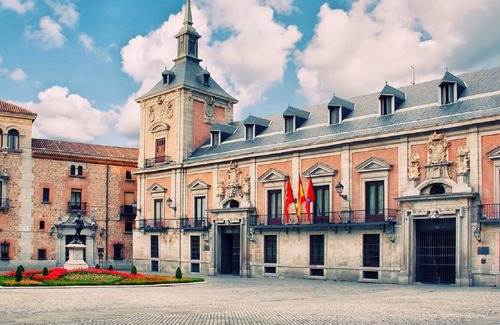 Villa de Vallecas Cama Y Desayuno | Piso bonito y acogedor cerca del campo y de Centro Comercial -HABITACION 2