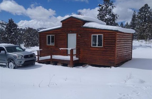 Mammoth Creek Casa | Nice and Knotty Cabin