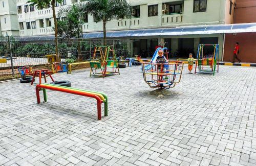 Kebagusan Apartamento | Nice and Modern 2BR at Kebagusan City Apartment By Travelio