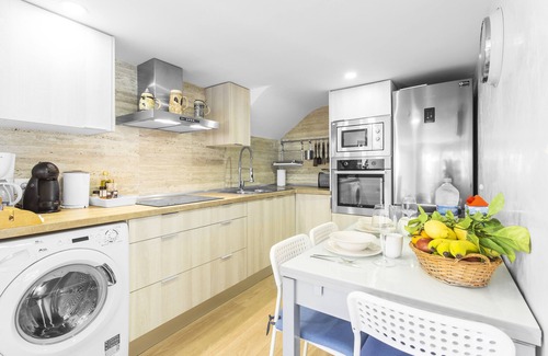 Soller Chalet De Esquí | Bonita y moderna propiedad con terraza privada muy cerca de la playa. WIFI FREE