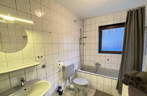 Adenau Apartamento | Hermoso apartamento para 5 personas con WIFI, TV, mascotas permitida y aparcamiento