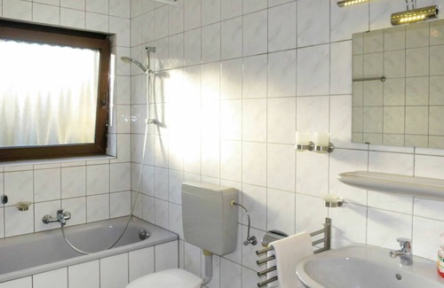 Adenau Apartamento | Bonito apartamento para 5 personas con WIFI, TV, mascotas permitida y aparcamiento